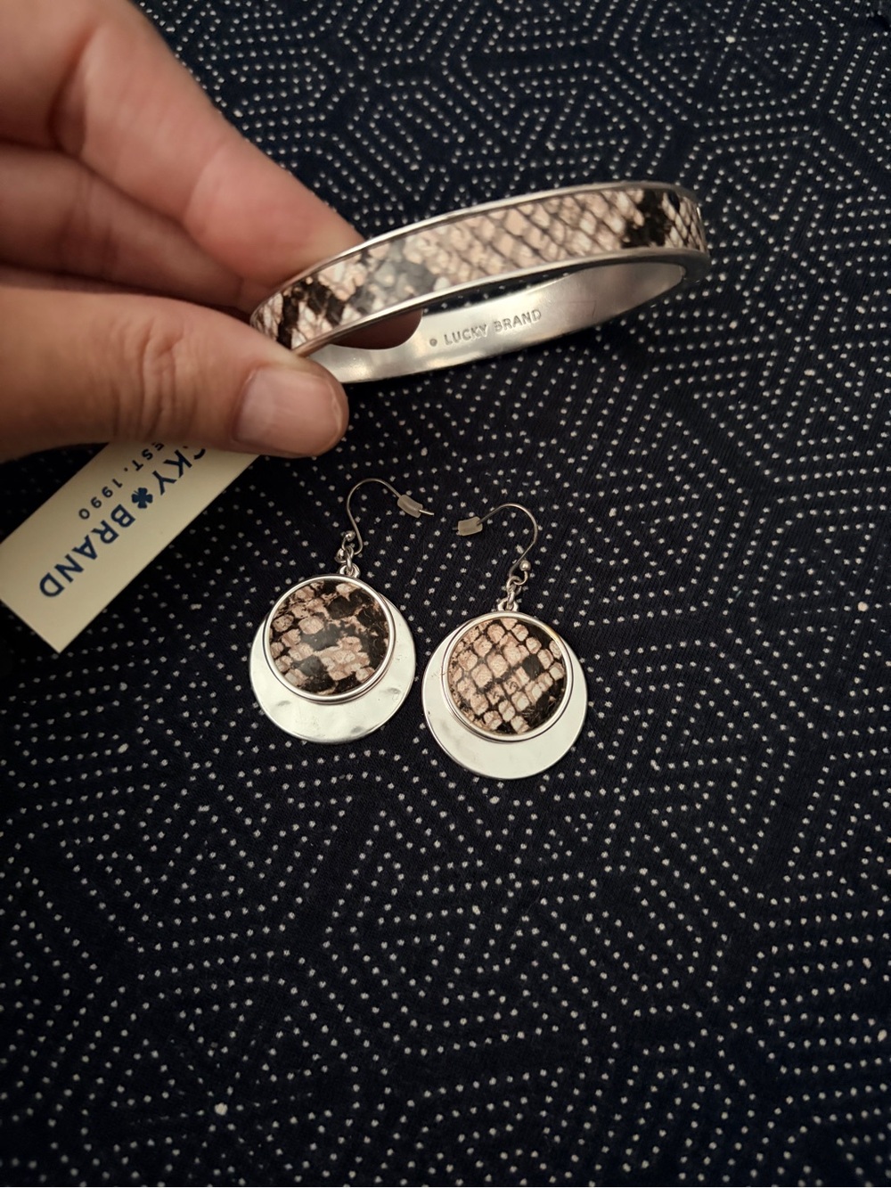 Lucky brand // fun silver hinge bangle bracelet with snake skin insert / panel